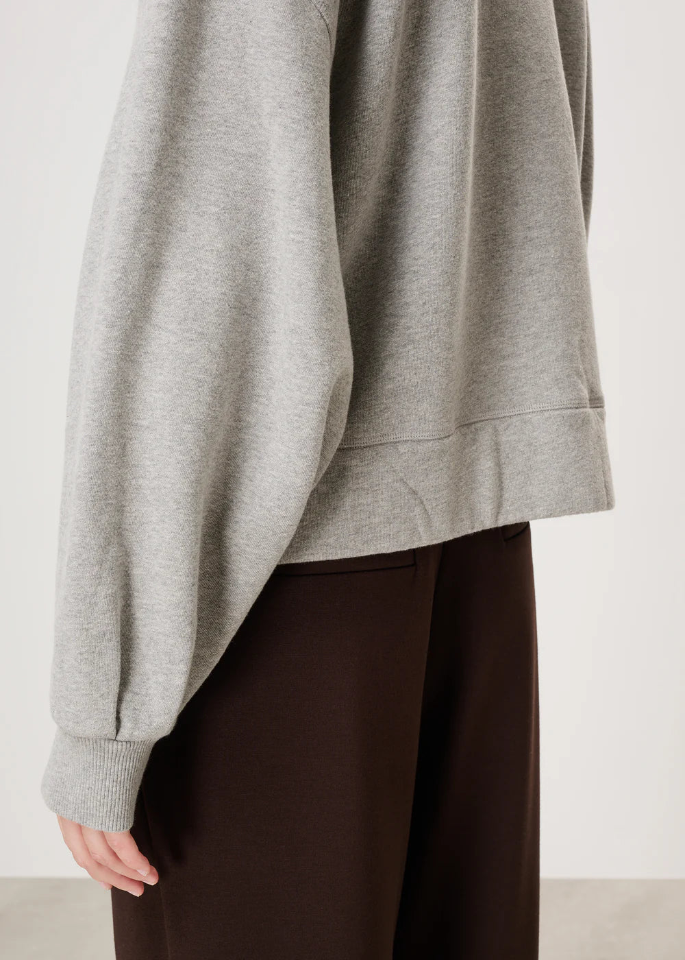 JENN CROPPED SWEATSHIRT