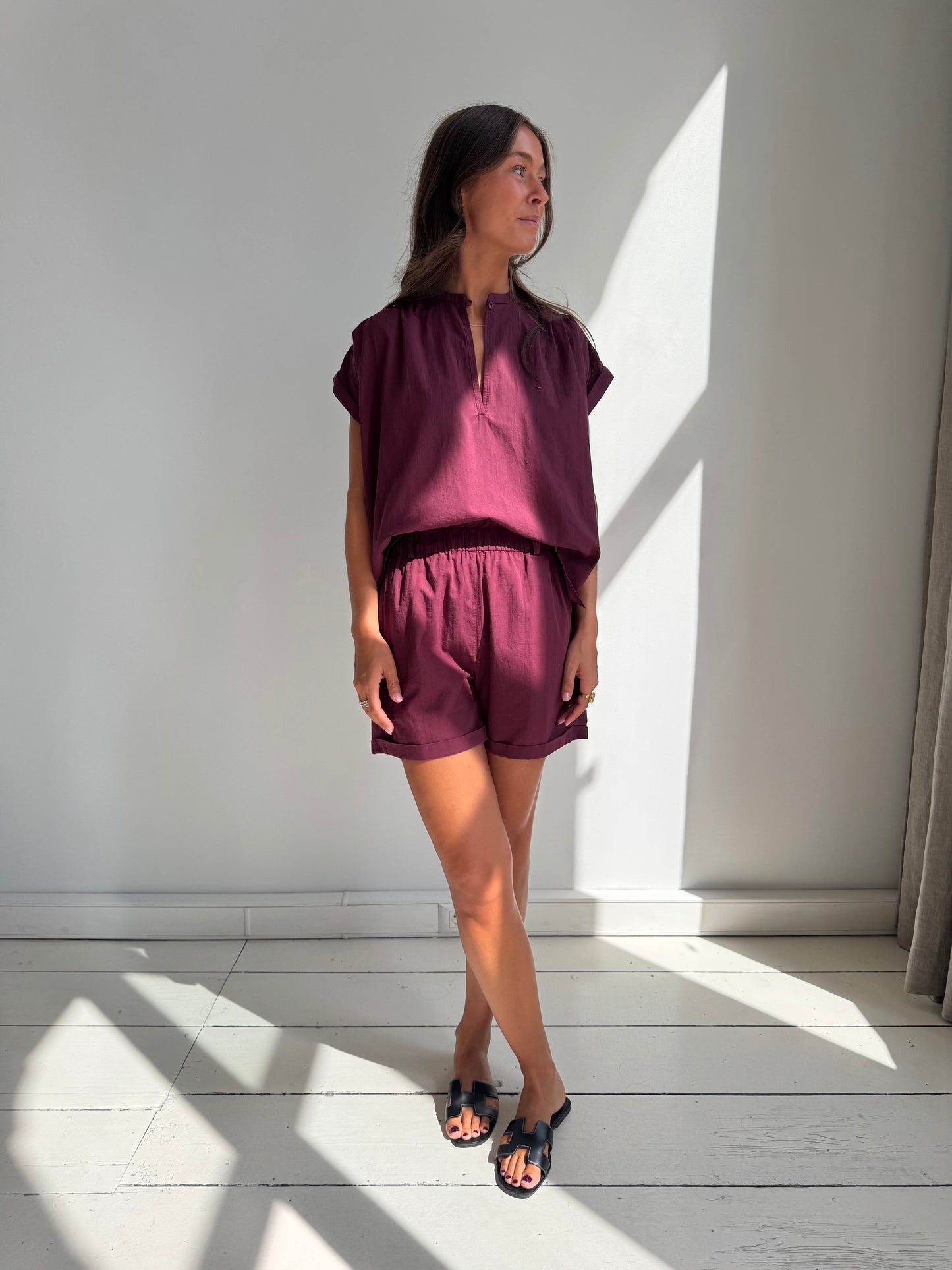 GERALDINE SHORT BURGUNDY