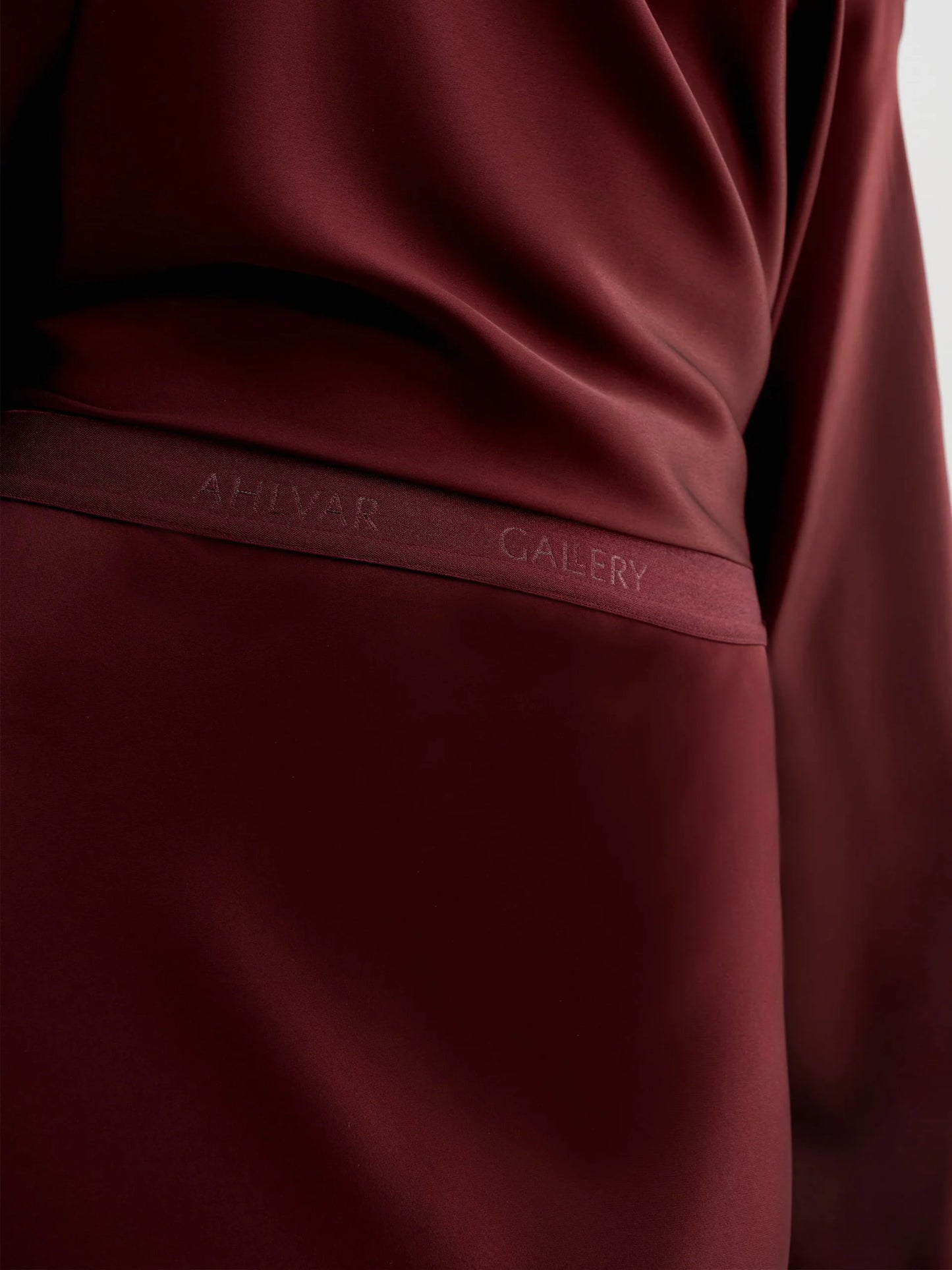 HANA LONG SATIN SKIRT - BURGUNDY