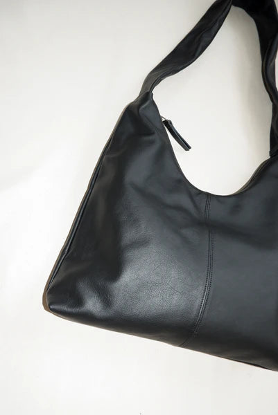 M CROSSBODY BAG BLACK