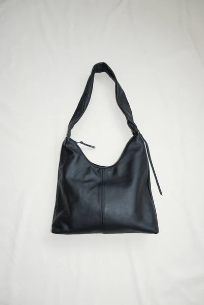 M CROSSBODY BAG BLACK