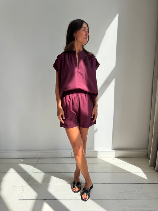 GERALDINE SHORT BURGUNDY