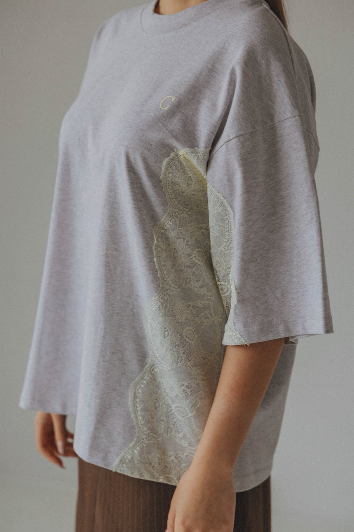 MARGARITA TEE - LIGHT GREY ECRU