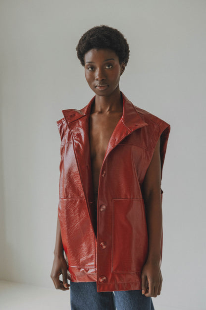 SADDLE UP SLEEVELESS JACKET - RED