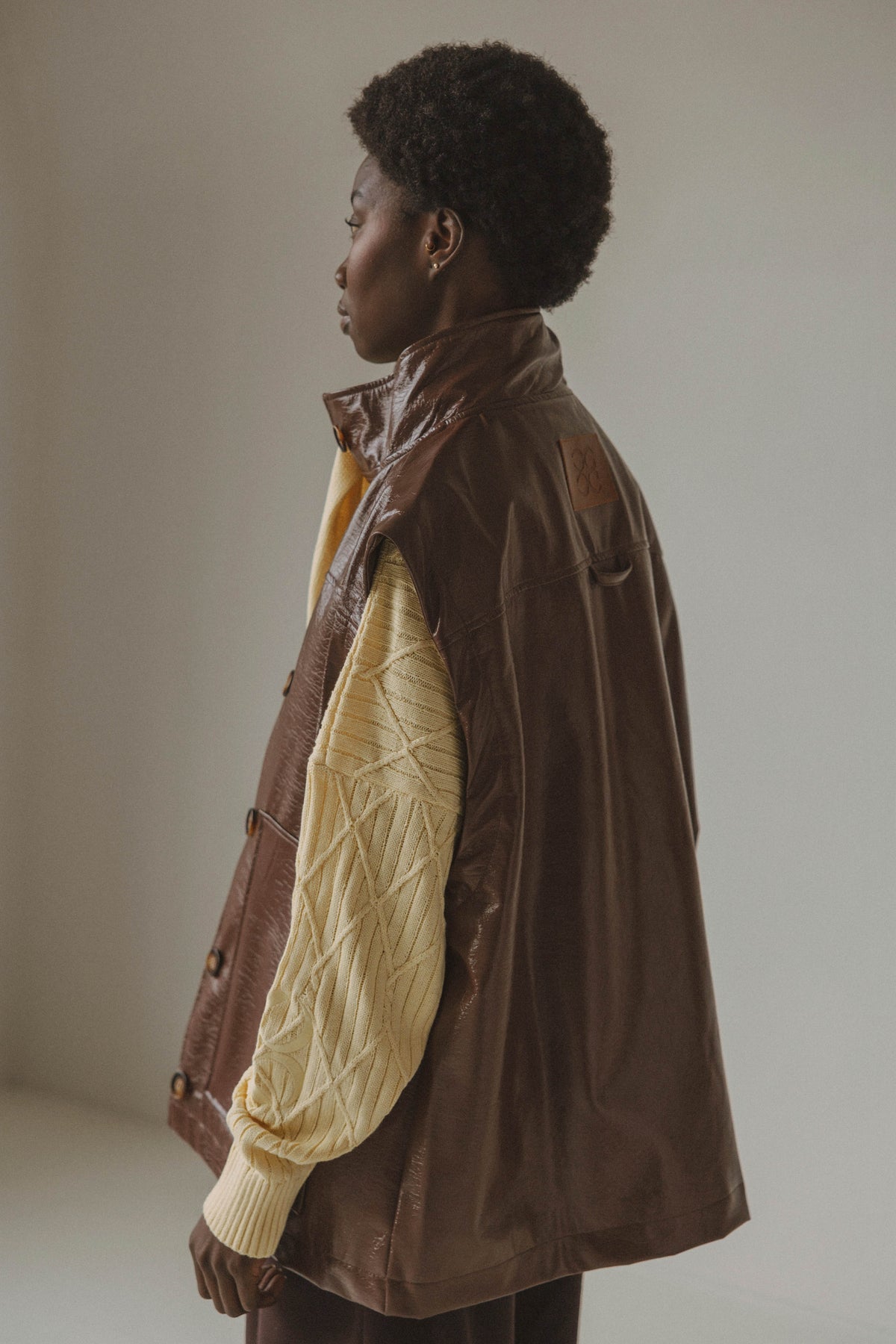 SADDLE UP SLEEVELESS JACKET - BROWN