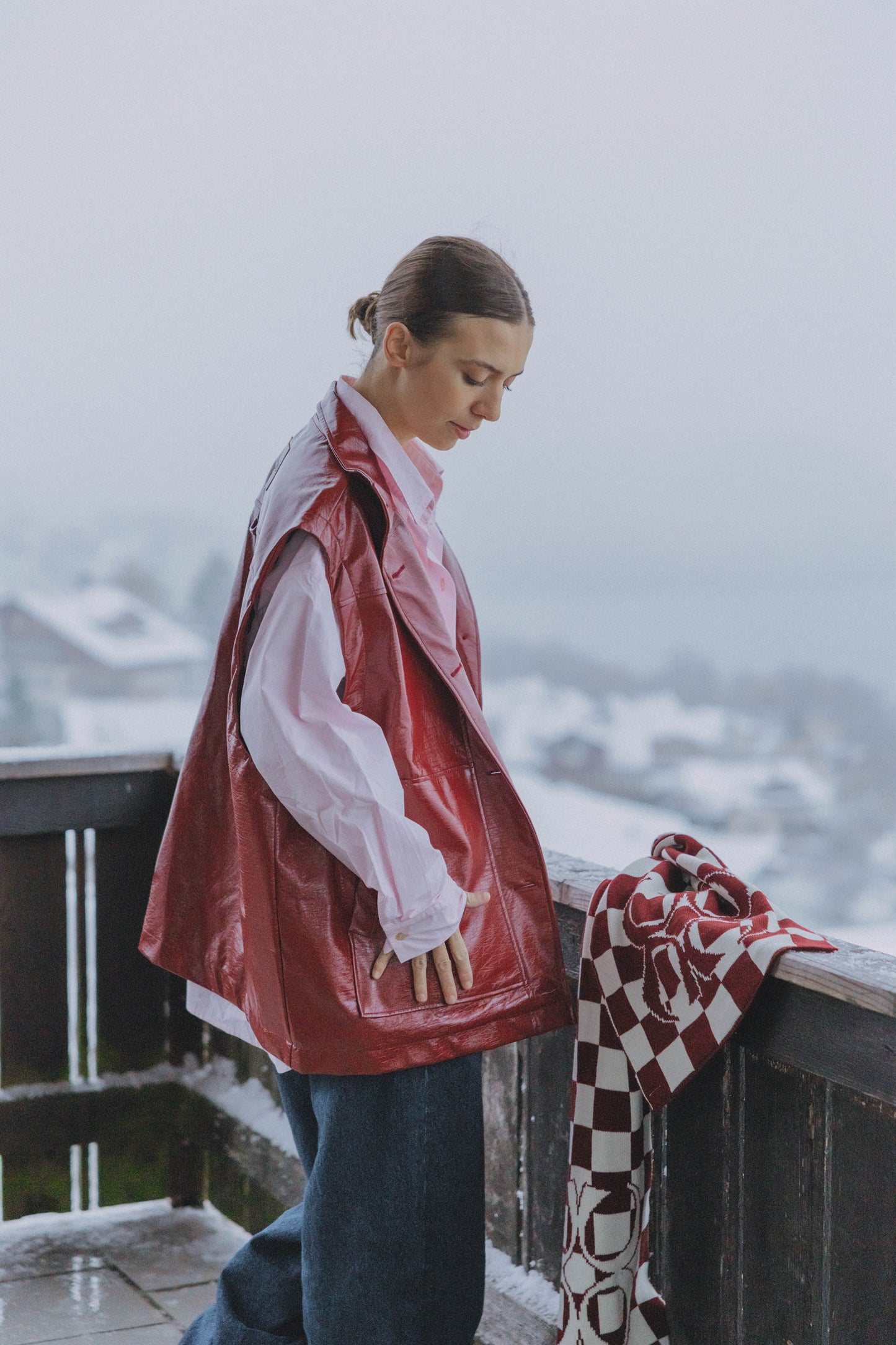 SADDLE UP SLEEVELESS JACKET - RED