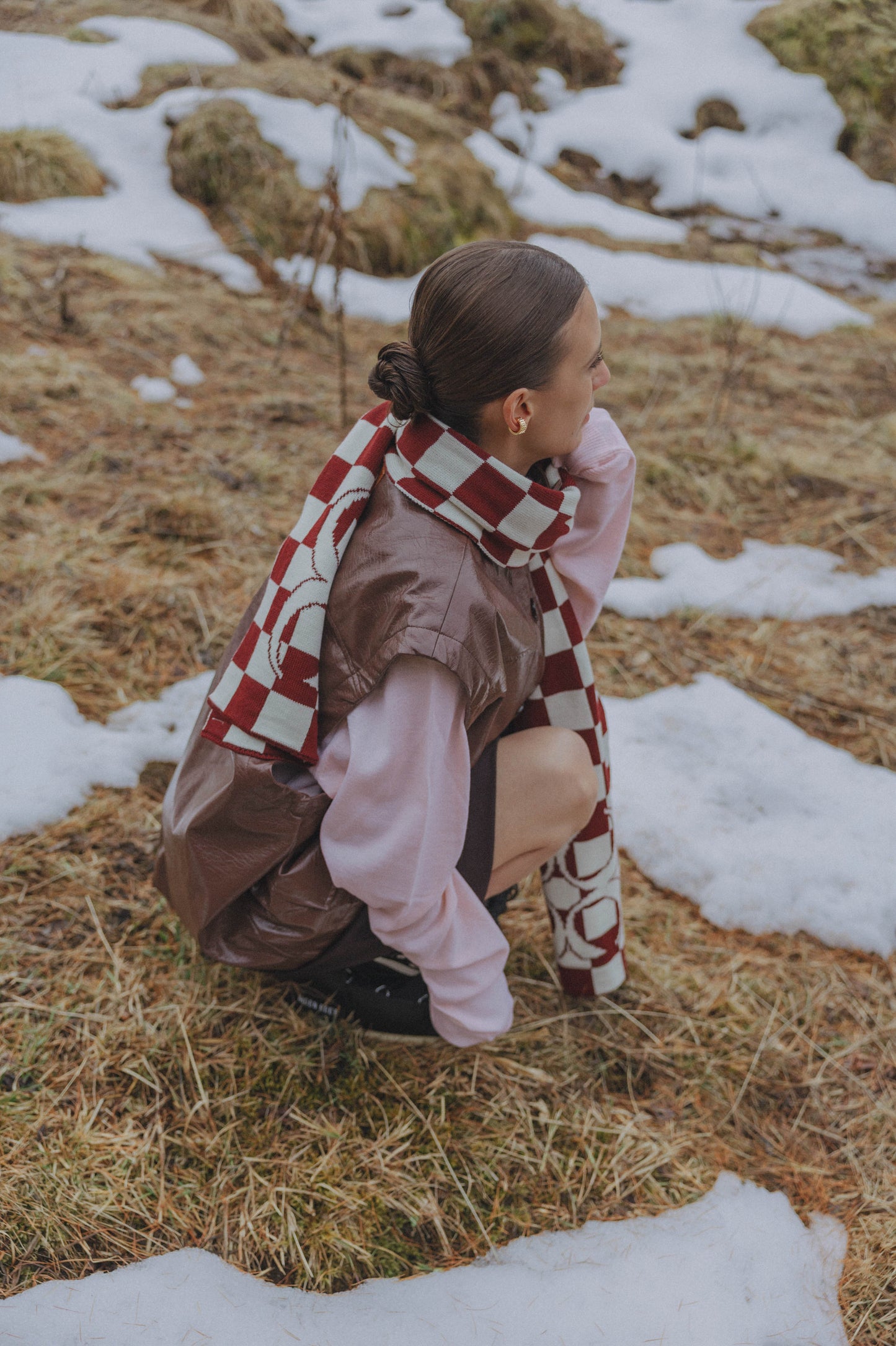 SADDLE UP SLEEVELESS JACKET - BROWN