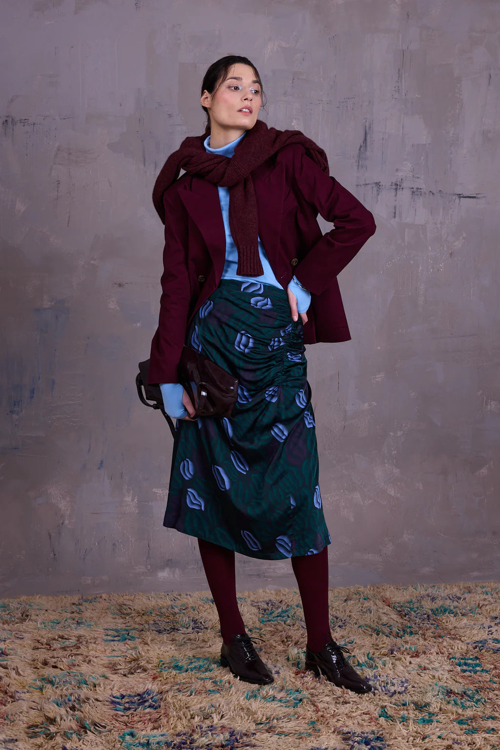 GRETA ROK BURGUNDY BLUE LIPS