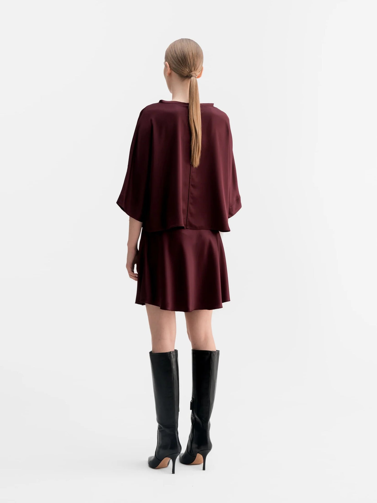 THEA SATIN TEE BURGUNDY