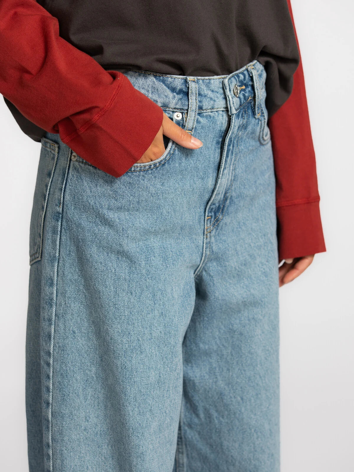 CHUCK BALLONJEANS