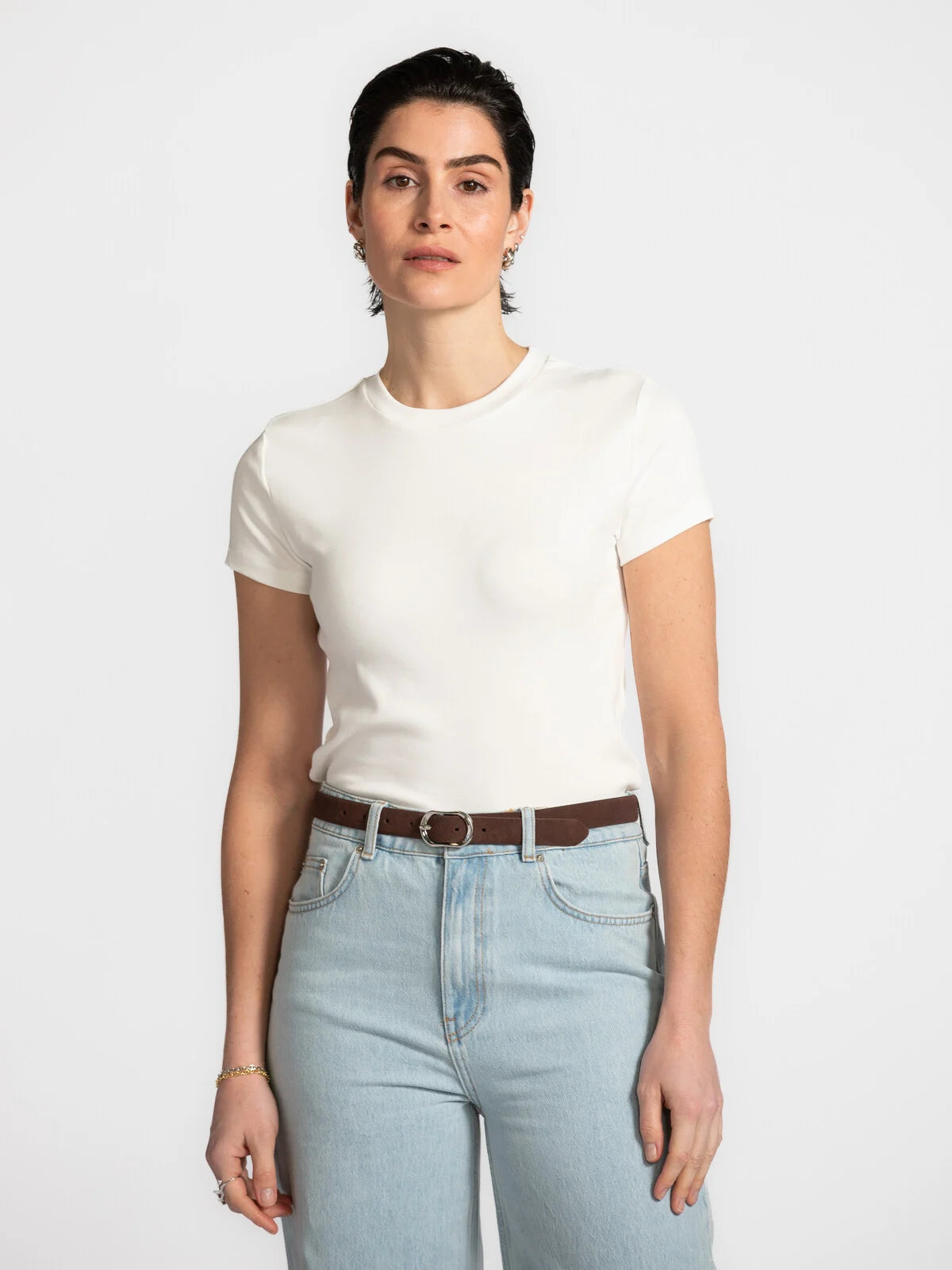 OLIVE FITTED T-SHIRT - WHITE