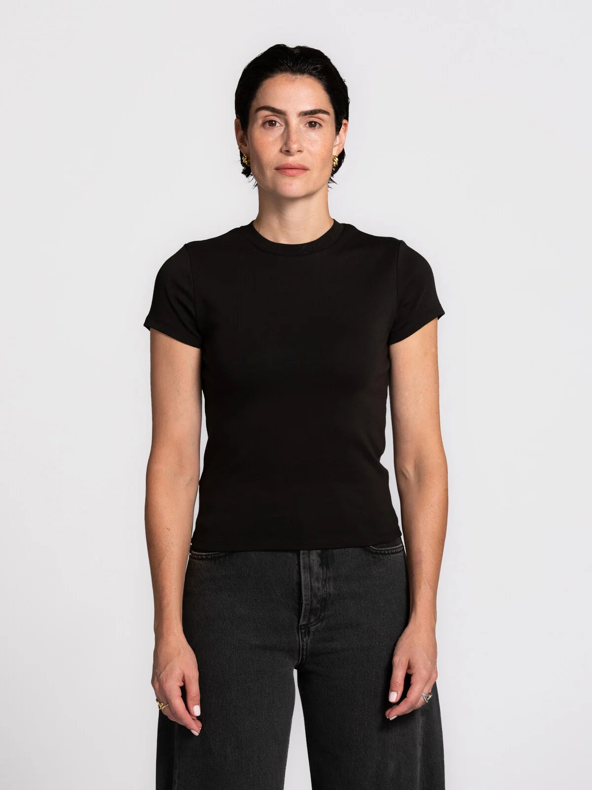 OLIVE FITTED T-SHIRT - BLACK