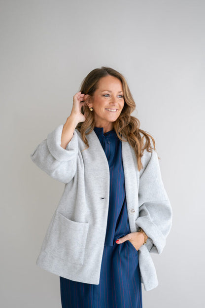 NOOR SHORT JACKET LIGHT GREY